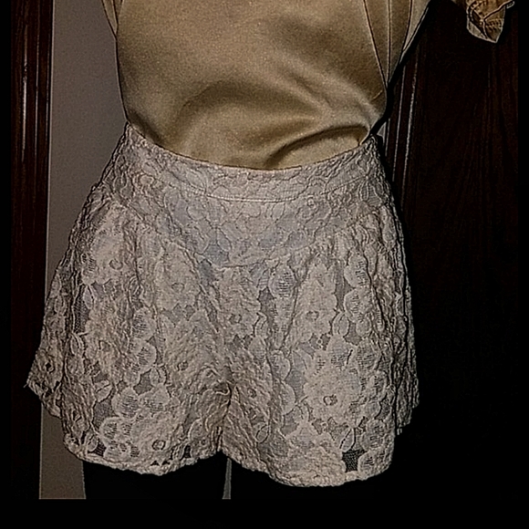 3 for $30 Ella Moss for Anthro lace tap shorts - Picture 6 of 9